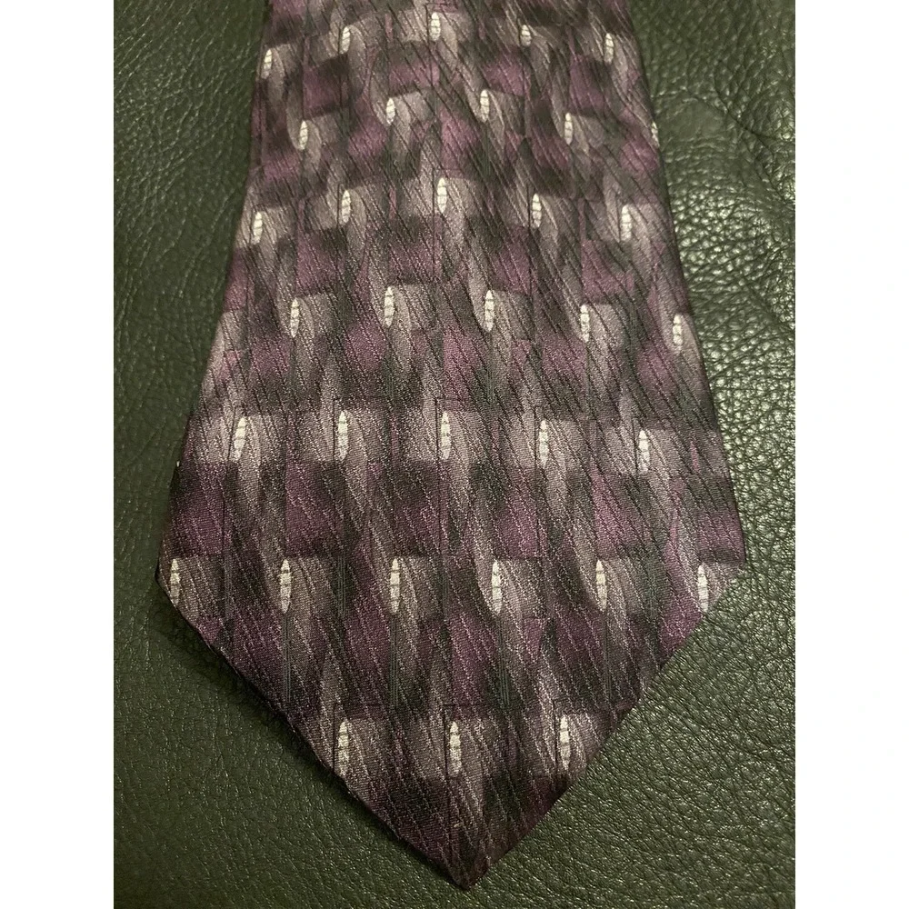 Gianfranco Ruffini 100% Silk Tie Purple Shades Geometric Men Necktie 58